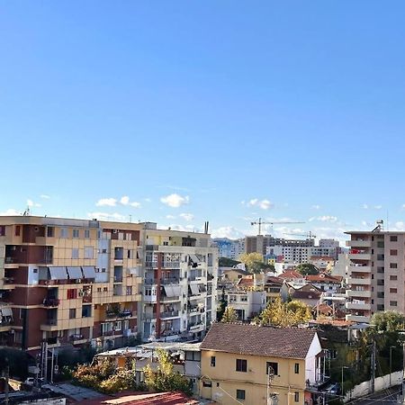 Family Living Tirana Apartment ภายนอก รูปภาพ