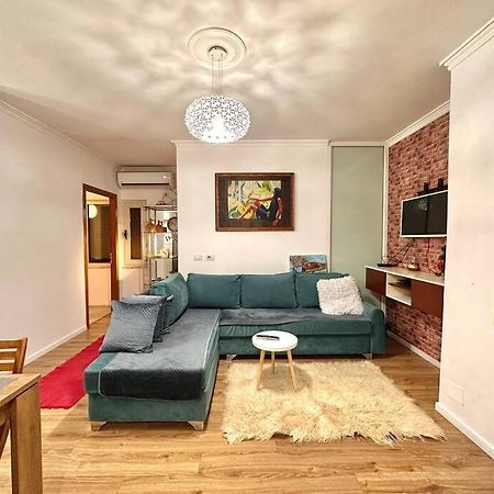 Family Living Tirana Apartment ภายนอก รูปภาพ