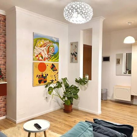 Family Living Tirana Apartment ภายนอก รูปภาพ