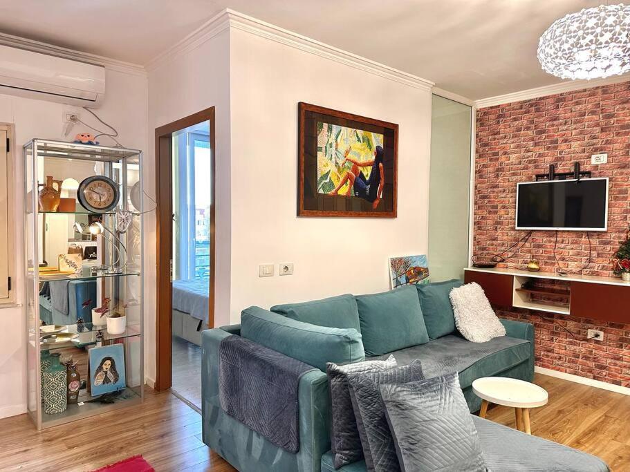 Family Living Tirana Apartment ภายนอก รูปภาพ