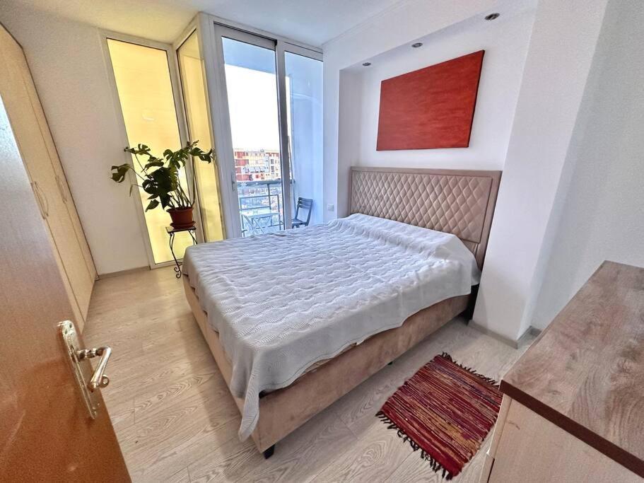 Family Living Tirana Apartment ภายนอก รูปภาพ