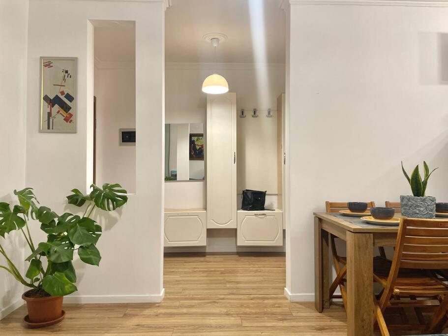 Family Living Tirana Apartment ภายนอก รูปภาพ