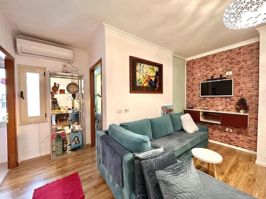 Family Living Tirana Apartment ภายนอก รูปภาพ